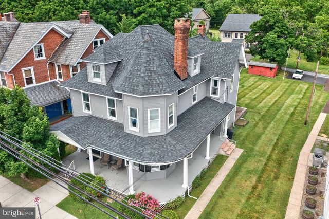 28 S MAIN ST, Coopersburg, PA 18036