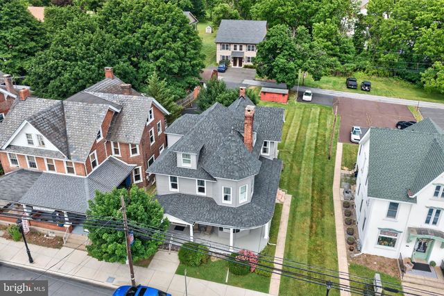 28 S MAIN ST, Coopersburg, PA 18036