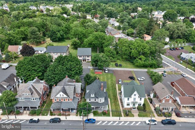 28 S MAIN ST, Coopersburg, PA 18036