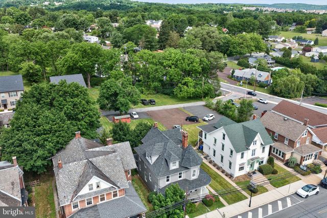 28 S MAIN ST, Coopersburg, PA 18036