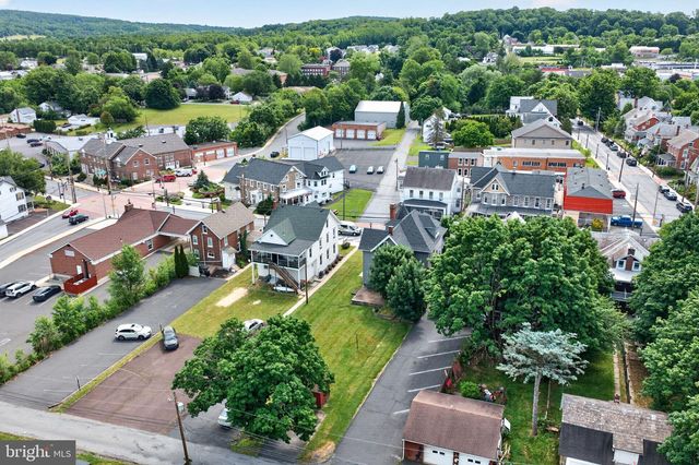 28 S MAIN ST, Coopersburg, PA 18036