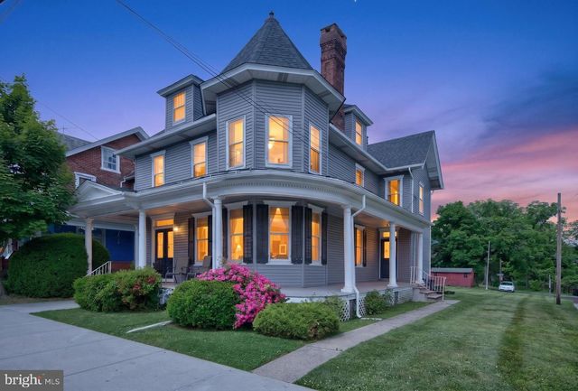 28 S MAIN ST, Coopersburg, PA 18036