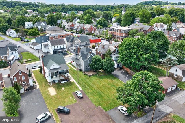28 S MAIN ST, Coopersburg, PA 18036