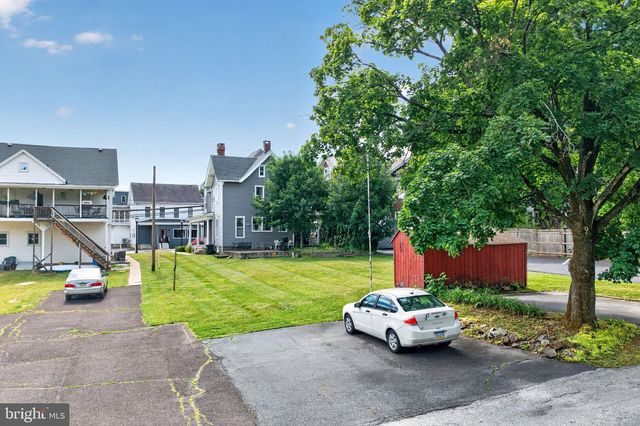 28 S MAIN ST, Coopersburg, PA 18036