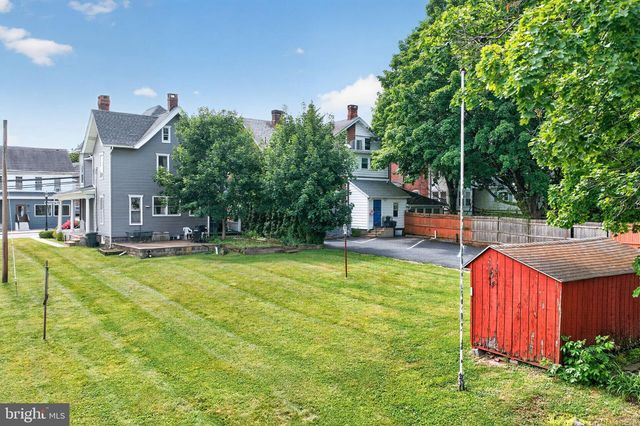 28 S MAIN ST, Coopersburg, PA 18036