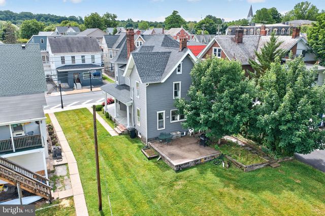 28 S MAIN ST, Coopersburg, PA 18036