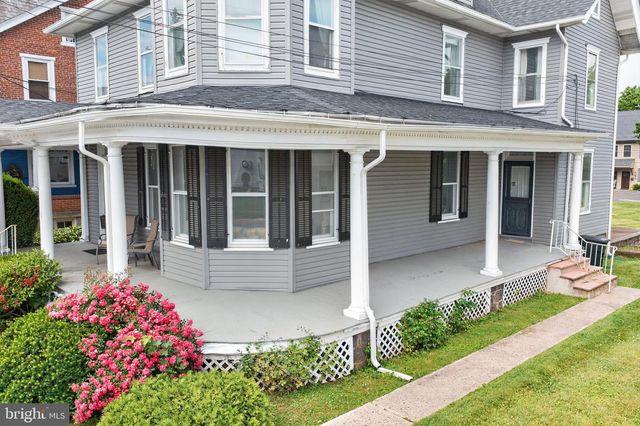 28 S MAIN ST, Coopersburg, PA 18036
