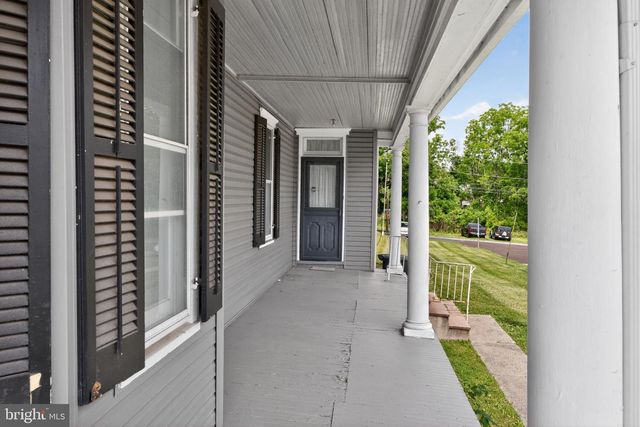 28 S MAIN ST, Coopersburg, PA 18036
