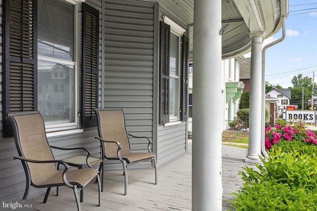 28 S MAIN ST, Coopersburg, PA 18036