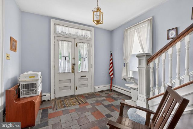 28 S MAIN ST, Coopersburg, PA 18036