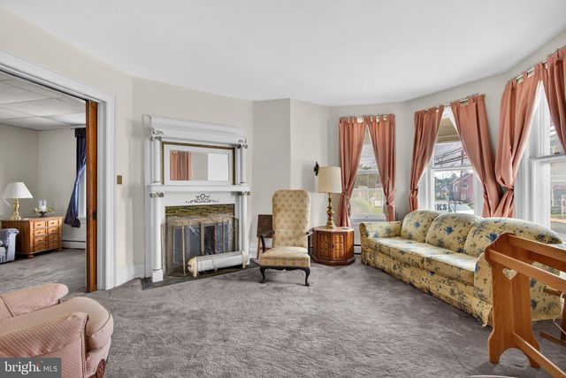 28 S MAIN ST, Coopersburg, PA 18036