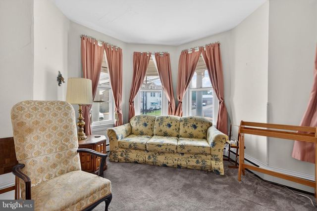 28 S MAIN ST, Coopersburg, PA 18036