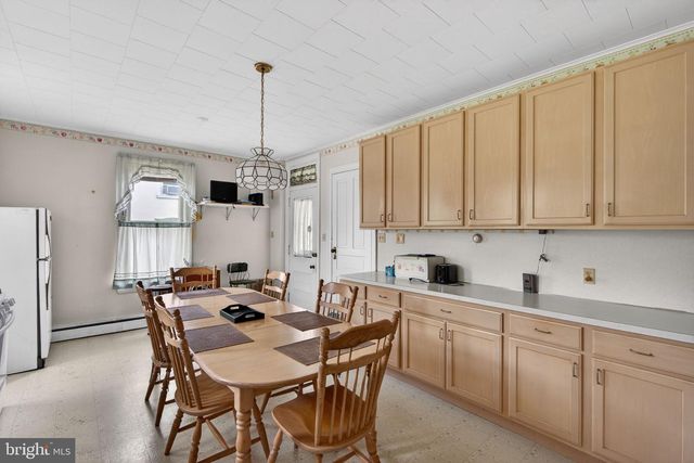 28 S MAIN ST, Coopersburg, PA 18036