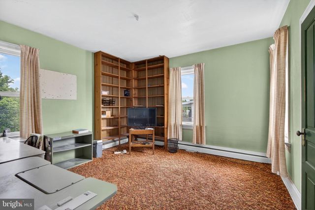28 S MAIN ST, Coopersburg, PA 18036