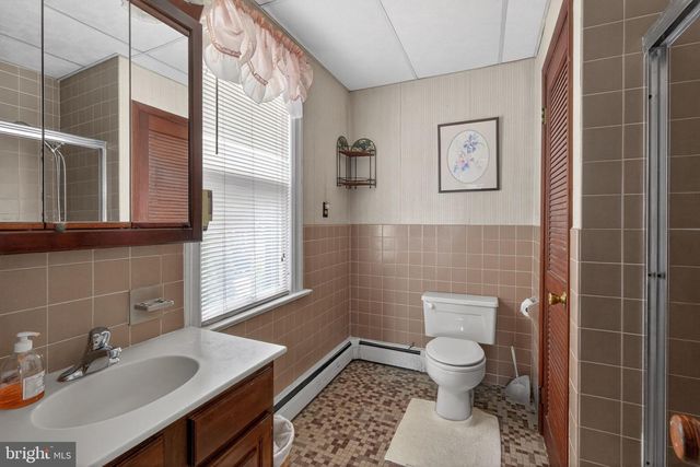 28 S MAIN ST, Coopersburg, PA 18036