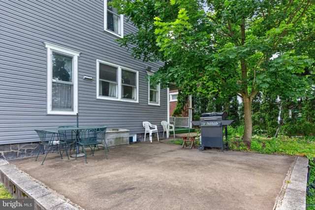 28 S MAIN ST, Coopersburg, PA 18036