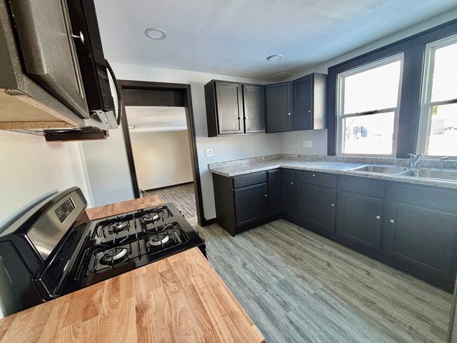 501 S Pierpont Avenue, Rockford, IL 61102