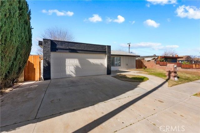 44213 4th, Lancaster, CA 93535