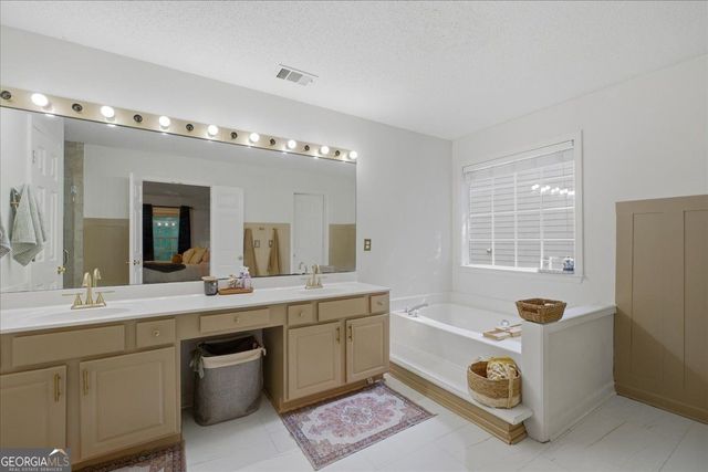 4104 Glenaire Way NW, Acworth, GA 30101