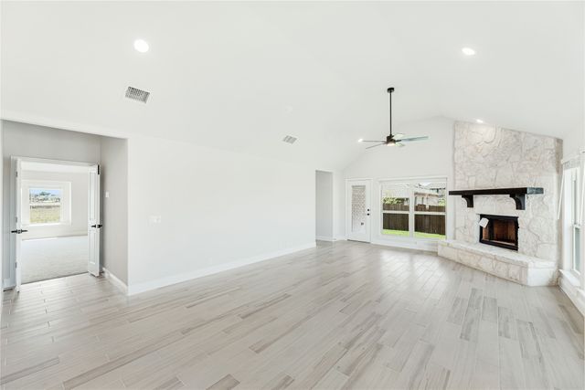 325 London Drive, Lavon, TX 75166
