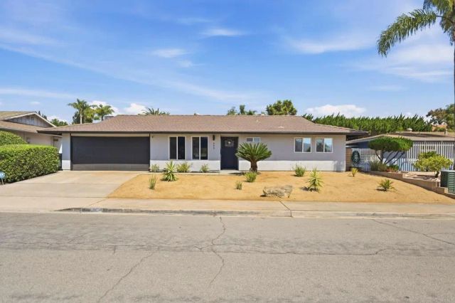 952 La Tierra Drive, San Marcos, CA 92078