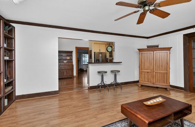 2S600 Angeline Court, Warrenville, IL 60555