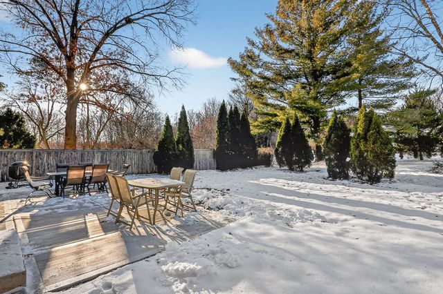 2S600 Angeline Court, Warrenville, IL 60555