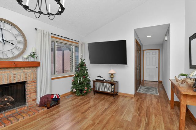 2S600 Angeline Court, Warrenville, IL 60555