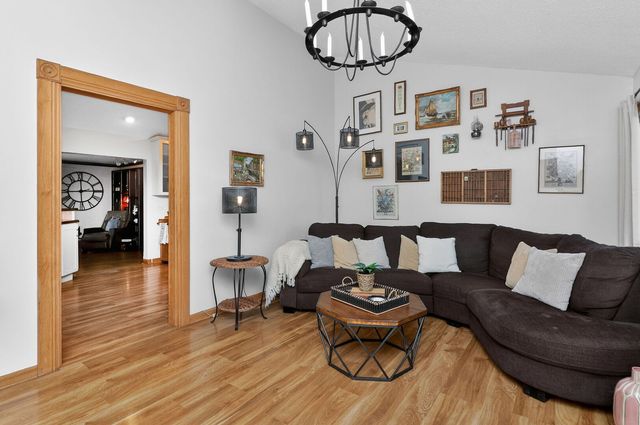 2S600 Angeline Court, Warrenville, IL 60555