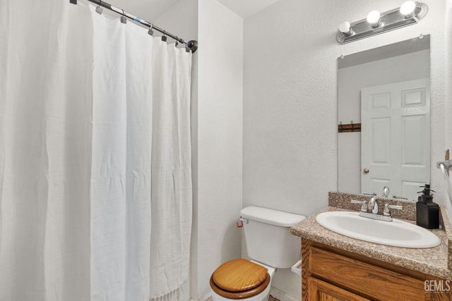 4331 Lorraine Street, Shafter, CA 93263