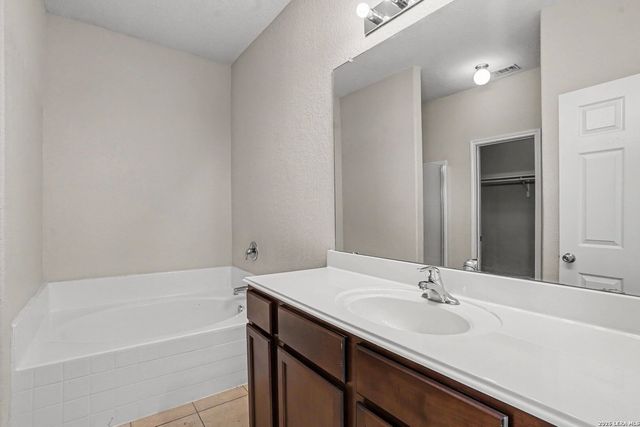 11614 Luckey Ledge, San Antonio, TX 78252