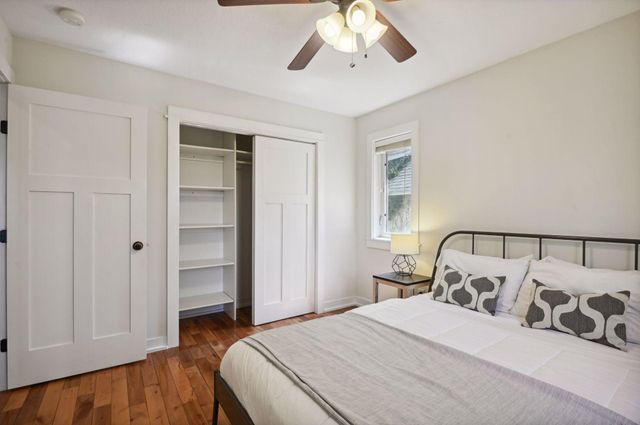 1086 11th Avenue SE, Minneapolis, MN 55414