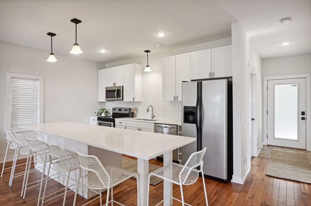 1086 11th Avenue SE, Minneapolis, MN 55414