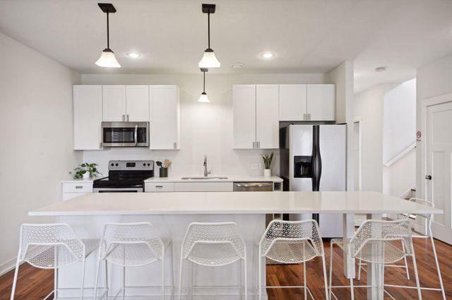 1086 11th Avenue SE, Minneapolis, MN 55414