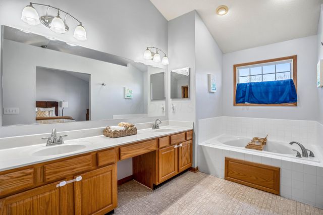 1887 Deer Crossing Drive, Marysville, OH 43040