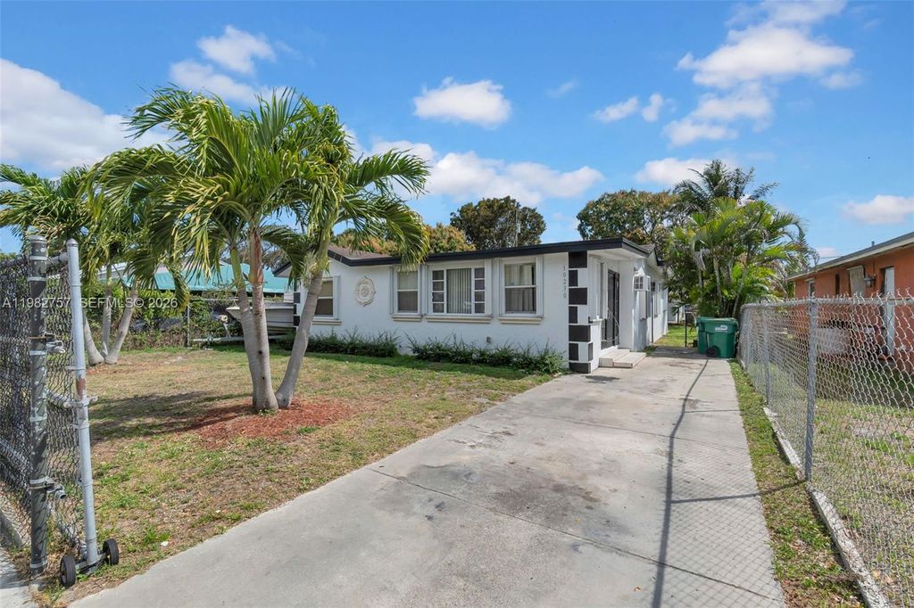 10230 SW 172nd St, Miami, FL 33157