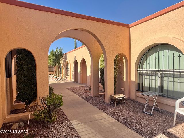 102 W Calle Del Ano, Sahuarita, AZ 85614