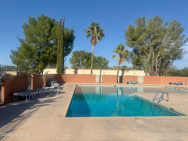 102 W Calle Del Ano, Sahuarita, AZ 85614