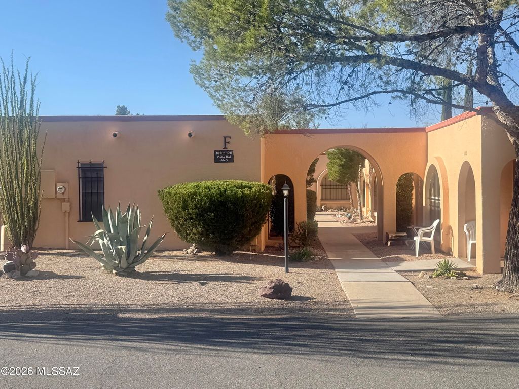 102 W Calle Del Ano, Sahuarita, AZ 85614