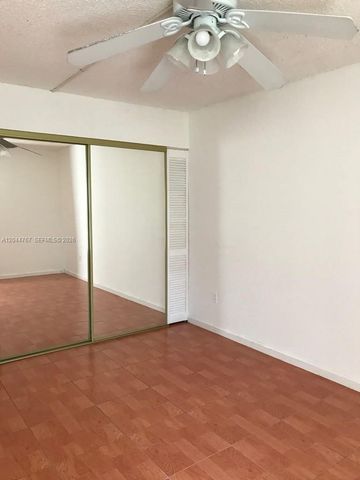 110 Fontainebleau Blvd 101, Miami, FL 33172