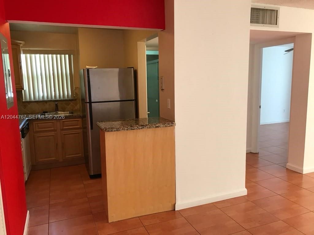 110 Fontainebleau Blvd 101, Miami, FL 33172
