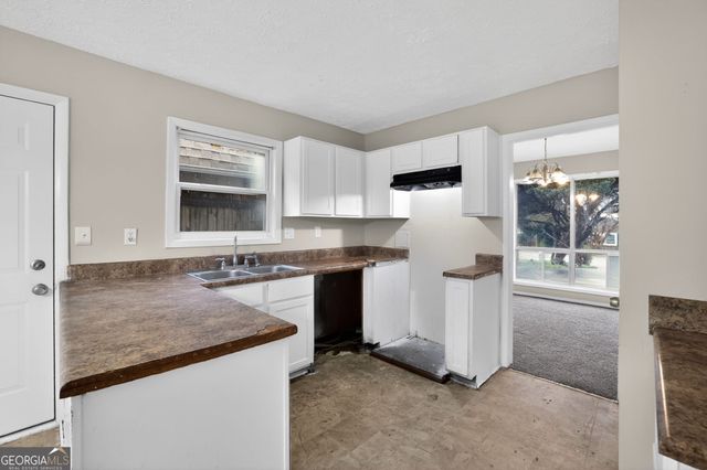 4406 Carriage Trail, Stone Mountain, GA 30083