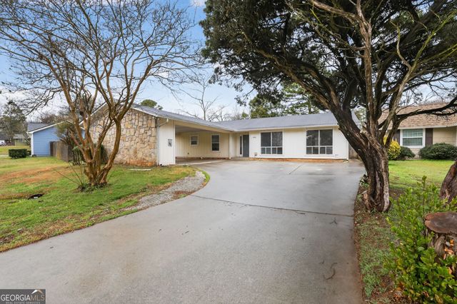 4406 Carriage Trail, Stone Mountain, GA 30083