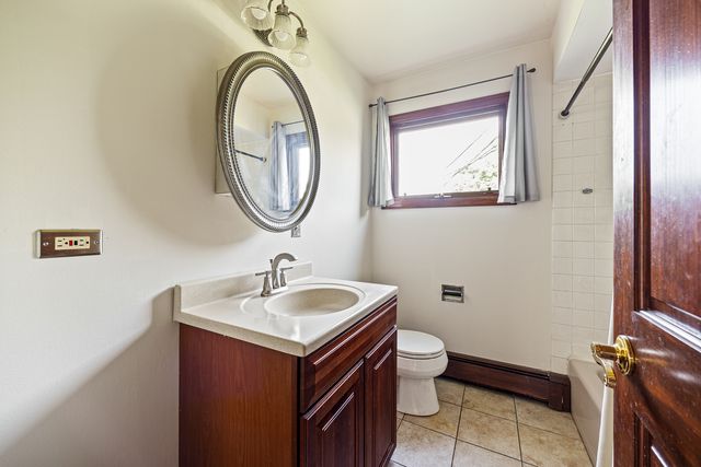 1702 E Northwest Highway 1B, Arlington Heights, IL 60004