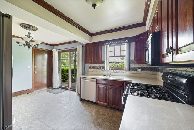 1702 E Northwest Highway 1B, Arlington Heights, IL 60004