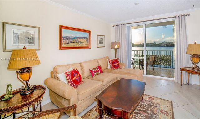 17150 N Bay Road 2207, Sunny Isles Beach, FL 33160