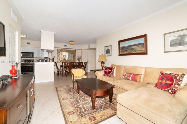 17150 N Bay Road 2207, Sunny Isles Beach, FL 33160