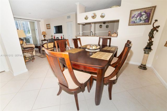 17150 N Bay Road 2207, Sunny Isles Beach, FL 33160