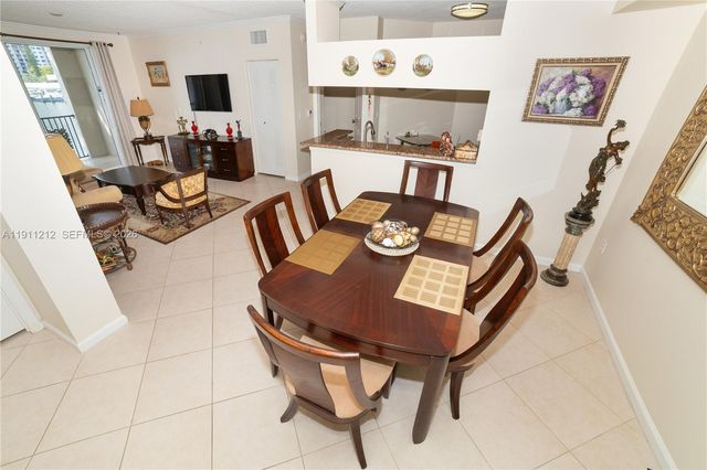 17150 N Bay Road 2207, Sunny Isles Beach, FL 33160