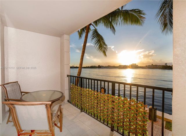17150 N Bay Road 2207, Sunny Isles Beach, FL 33160